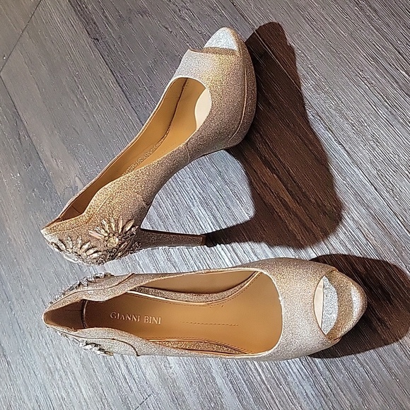 Gianni Bini Shoes - Gianni Bini Bing platforms